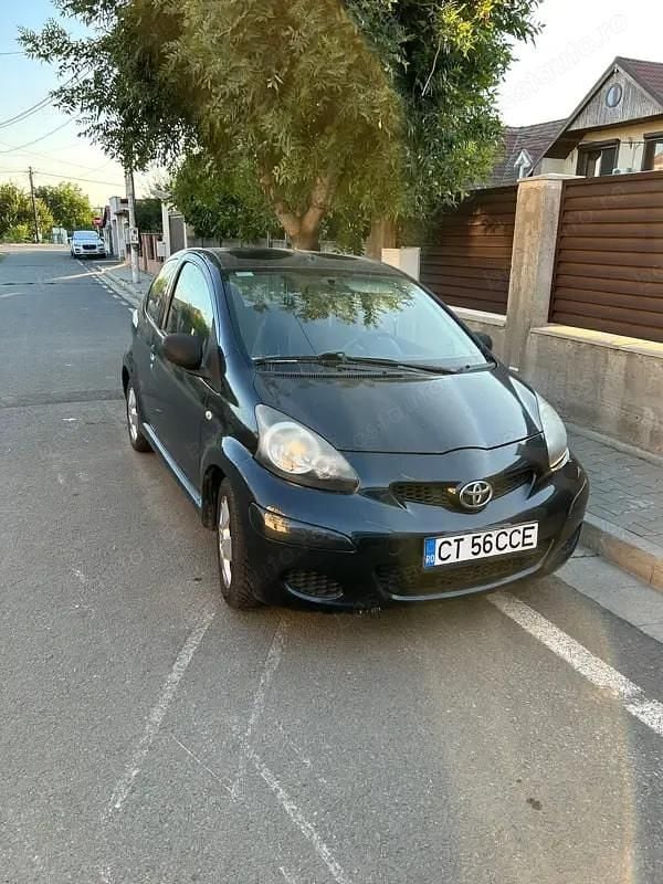 Utilizat 2010 Toyota Aygo Hatchback | 2.500 EUR - Imagine 1/4