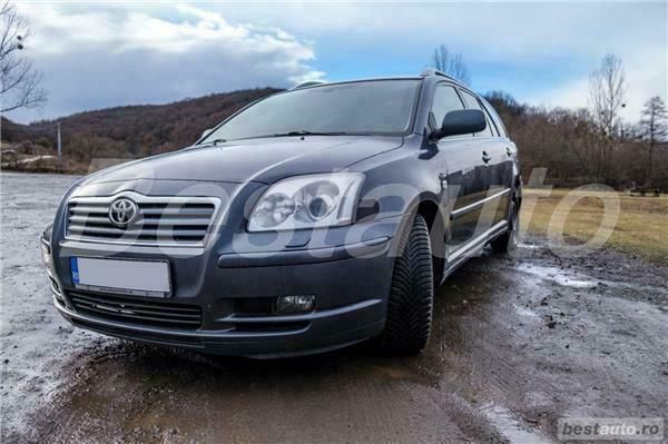 Gri Utilizat 2005 Toyota Avensis T2 Break | 2.500 EUR (Preț OK) - Imagine 1/4