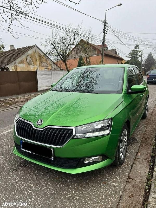 Culoareverde Utilizat 2019 Skoda Fabia Ambition Hatchback | 10.200 EUR (Preț OK) - Imagine 1/4