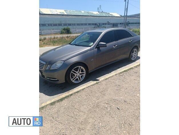 Second-hand Mercedes E200 136 CP (100 kW) 2011 Gri Berlinǎ