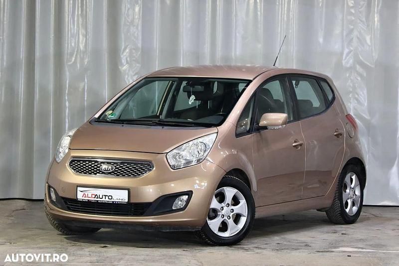 Second-hand Kia Venga Platinum Edition 128 CP (94 kW) 2010 Culoarebej Hatchback