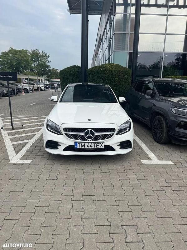 Culoarealb Utilizat 2018 Mercedes C220 Berlinǎ | 20.900 EUR (Preț OK) - Imagine 1/4