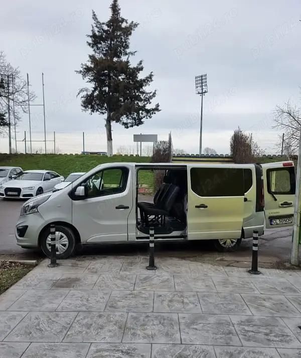 Second-hand Opel Vivaro 120 CP (88 kW) 2016 Gri Monovolum