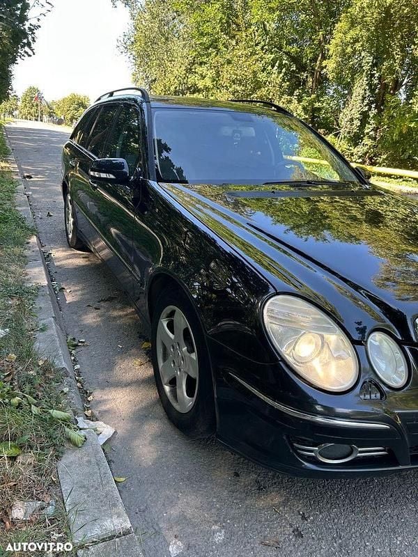 Culoarenegru Utilizat 2008 Mercedes E200 Avantgarde Break | 5.500 EUR - Imagine 1/4