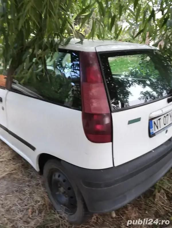 Utilizat 2000 Fiat Punto Hatchback | 500 EUR - Imagine 1/4