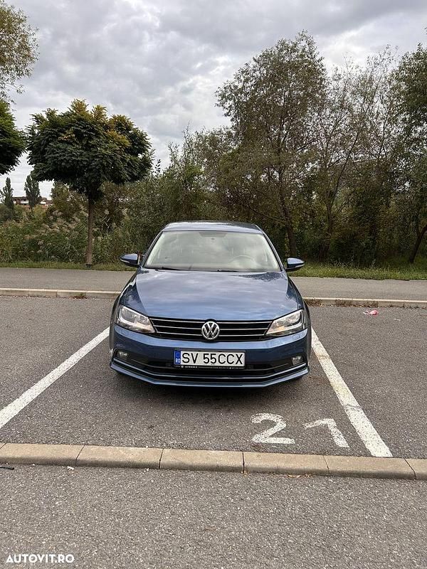 Culoarealbastru Utilizat 2017 VW Jetta Berlinǎ | 9.990 EUR (Preț OK) - Imagine 1/4
