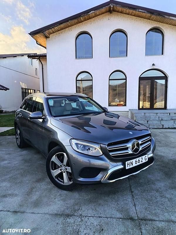 Culoaregri Utilizat 2016 Mercedes GLC220 AMG line SUV | 20.890 EUR (Scump) - Imagine 1/4