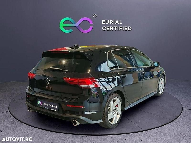 Second-hand VW Golf VIII GTI 245 CP (180 kW) 2023 Culoarenegru Hatchback