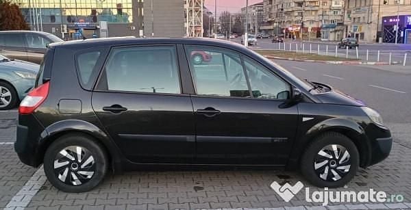 Alte culori Utilizat 2007 Renault Scénic II Monovolum | 2.400 EUR - Imagine 1/4