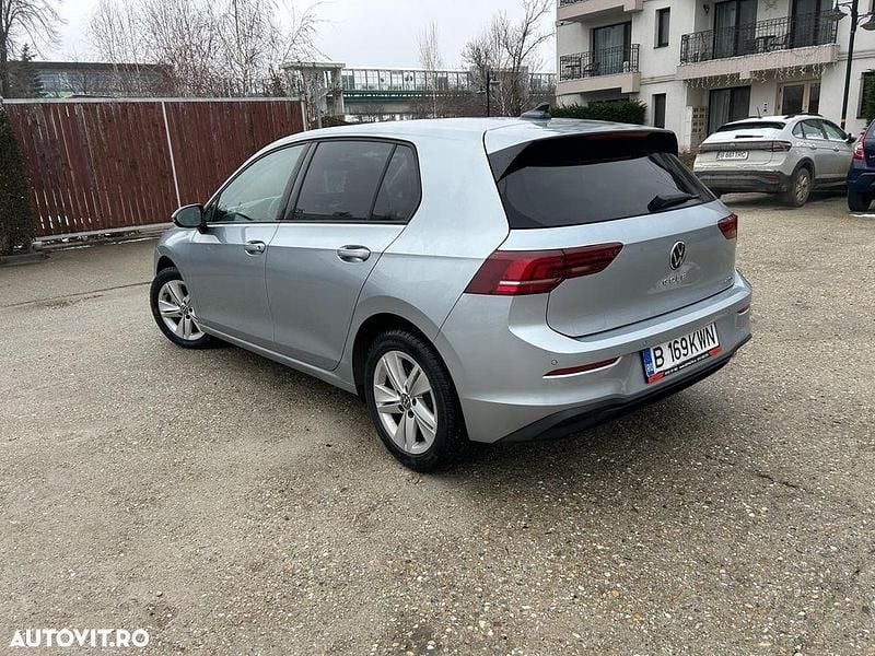 Second-hand VW Golf VIII Life 115 CP (84 kW) 2025 Culoareargint Hatchback