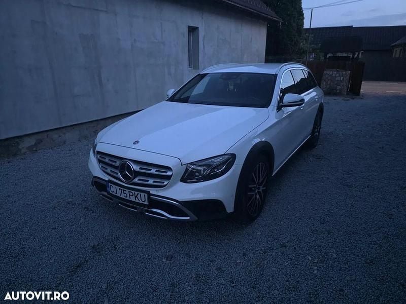 Alb Utilizat 2020 Mercedes E220 Break | 25.500 EUR (Preț OK) - Imagine 1/4