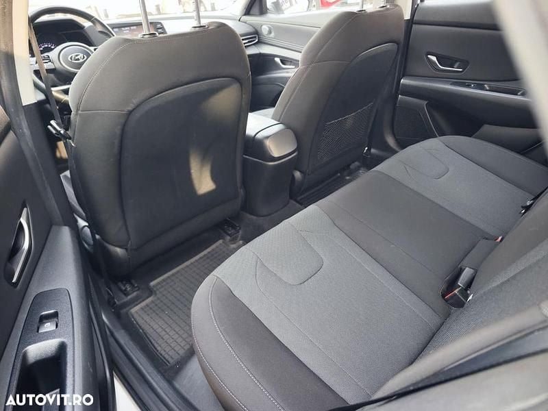 Second-hand Hyundai Elantra Comfort 123 CP (90 kW) 2021 Culoarealb Berlinǎ