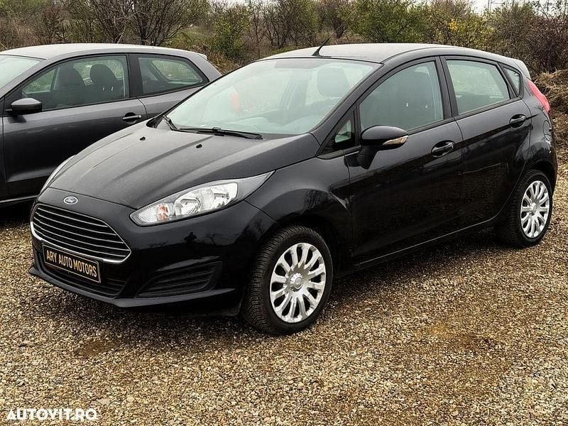 Culoarenegru Utilizat 2013 Ford Fiesta | 4.000 EUR (Preț OK) - Imagine 1/4