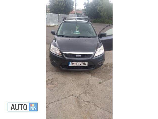 Second-hand Ford Focus 90 CP (66 kW) 2011 Albastru marin Hatchback