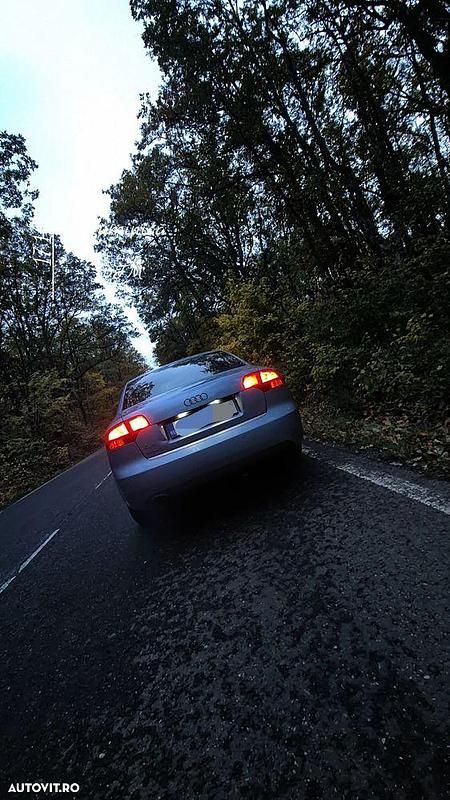 Culoarealbastru Utilizat 2006 Audi A4 Berlinǎ | 1.800 EUR (Super Preț) - Imagine 1/4