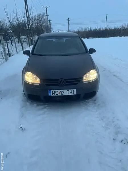 Alb Second-hand 2004 VW Golf V Hatchback | 1.600 EUR (Preț bun) - Imagine 1/3