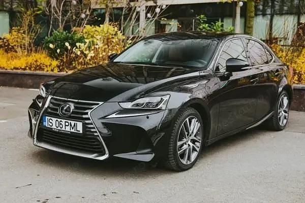 Second-hand Lexus IS300h 223 CP (164 kW) 2018 Negru Berlinǎ