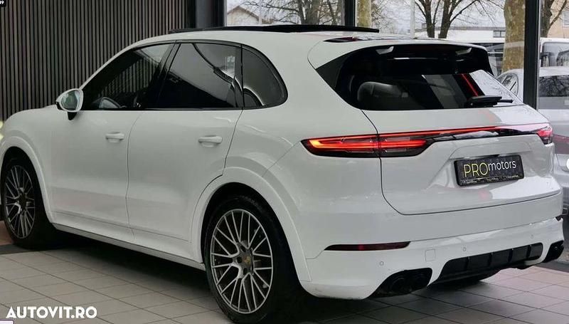 Second-hand Porsche Cayenne Platinum Edition 340 CP (250 kW) 2022 Culoarealb SUV