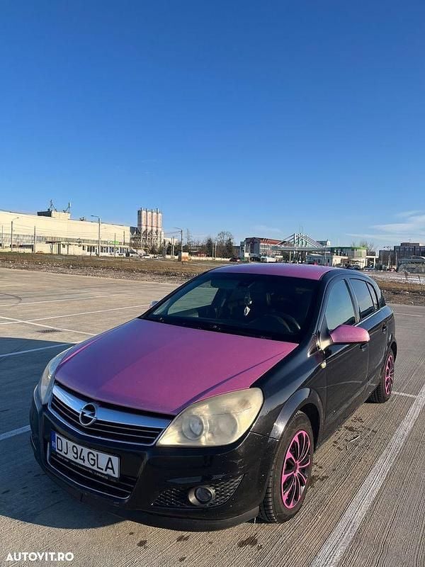Second-hand Opel Astra 110 CP (80 kW) 2010 Culoarenegru Hatchback