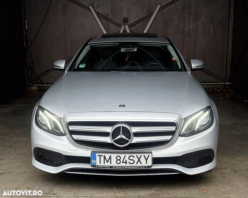 Culoaregri Utilizat 2018 Mercedes E220 Berlinǎ | 19.900 EUR (Super Preț) - Imagine 1/4