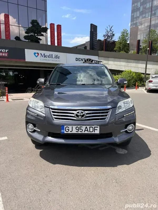 Gri Utilizat 2012 Toyota RAV4 SUV | 12.500 EUR (Scump) - Imagine 1/4