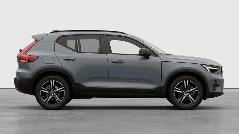 ["vapour grey"] Utilizat 2025 Volvo XC40 Plus SUV | 43.246 EUR - Imagine 1/4