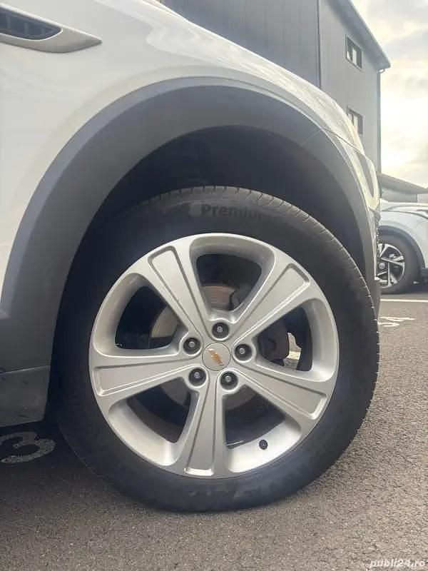 Alb Utilizat 2013 Chevrolet Captiva LTZ SUV | 9.699 EUR (Puțin scump) - Imagine 1/4