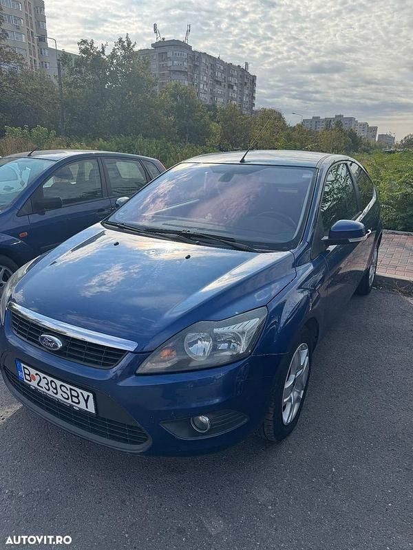 Second-hand Ford Focus Trend 100 CP (73 kW) 2009 Culoarealbastru Coupe