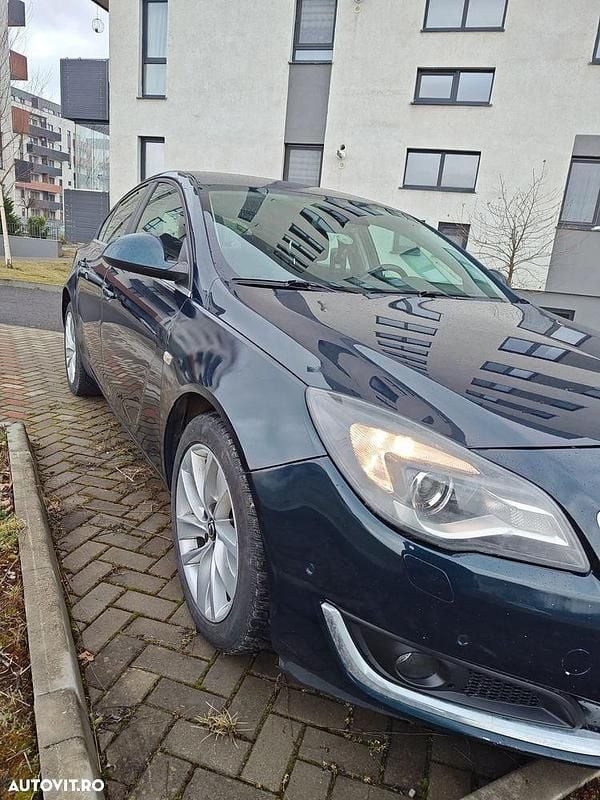 Second-hand Opel Insignia 130 CP (95 kW) 2014 Culoareverde Berlinǎ