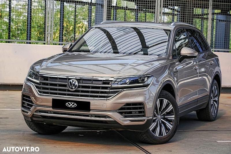 Culoarebej Utilizat 2019 VW Touareg Style SUV | 29.200 EUR (Preț bun) - Imagine 1/4