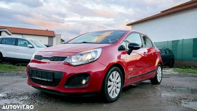 Culoarerosu Utilizat 2012 Kia Rio EX Hatchback | 4.350 EUR (Preț OK) - Imagine 1/4