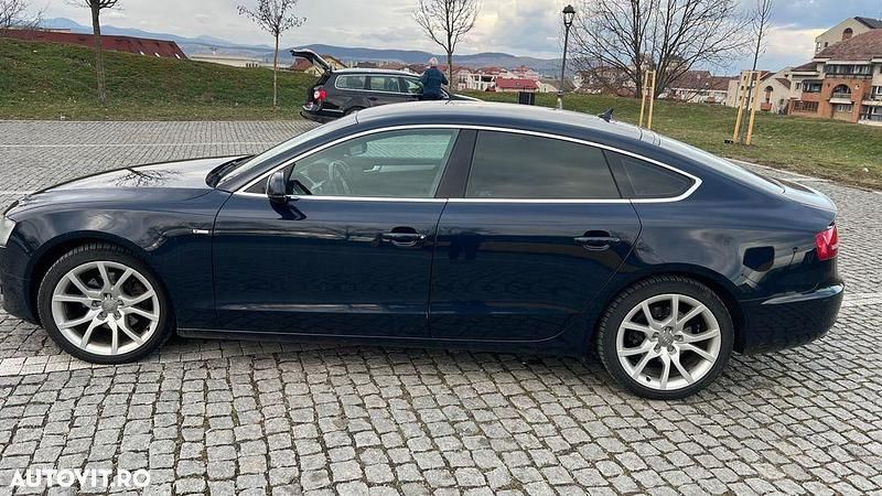 Second-hand Audi A5 S-Line 170 CP (125 kW) 2010 Culoarealbastru Coupe