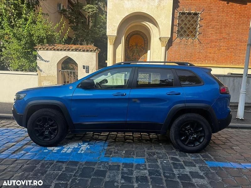 Second-hand Jeep Cherokee Trailhawk 272 CP (200 kW) 2019 Culoarealbastru SUV