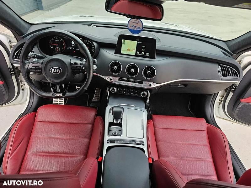 Second-hand Kia Stinger GT-Line 200 CP (147 kW) 2019 Culoarealb Hatchback
