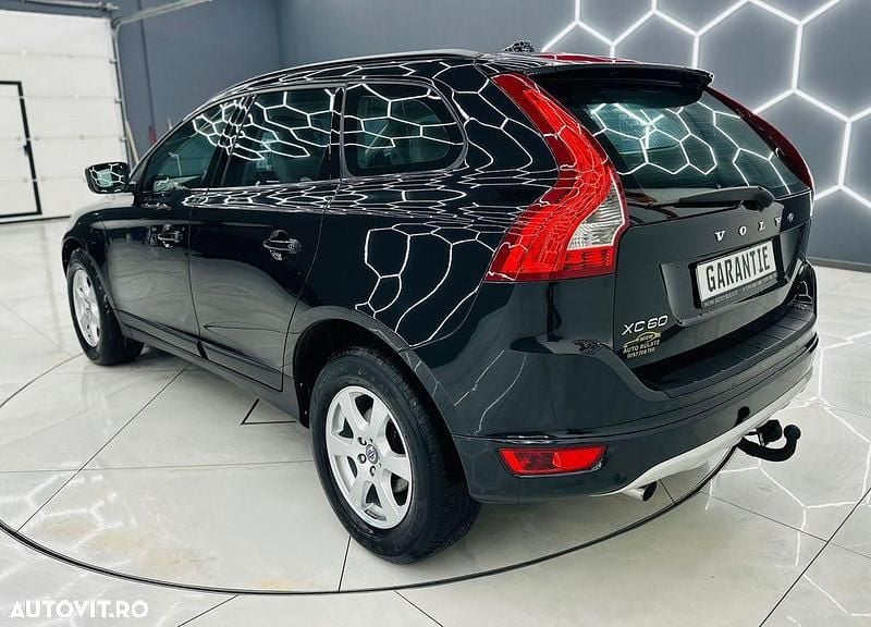 Second-hand Volvo XC60 Momentum 163 CP (119 kW) 2009 Culoarenegru SUV