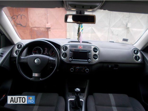 Second-hand VW Tiguan 140 CP (102 kW) 2010 Argintiu SUV