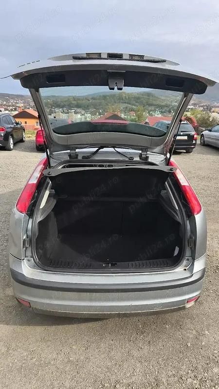 Second-hand Ford Focus 110 CP (80 kW) 2005 Hatchback