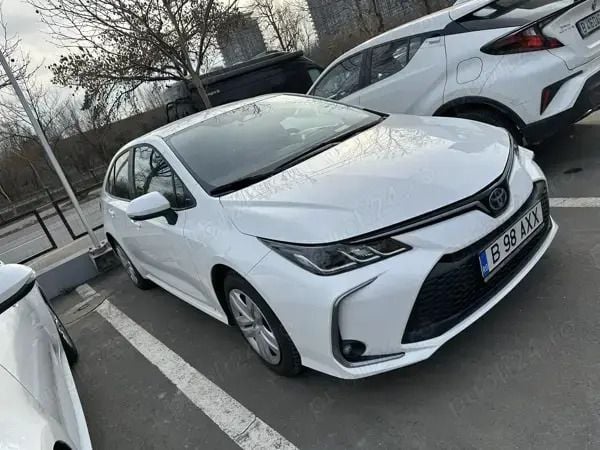 Utilizat 2024 Toyota Corolla Berlinǎ | 24.500 EUR (Puțin scump) - Imagine 1/4