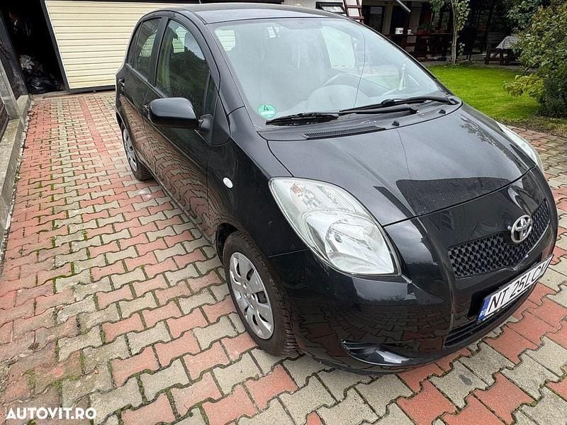 Culoarenegru Utilizat 2006 Toyota Yaris | 2.500 EUR (Preț OK) - Imagine 1/4