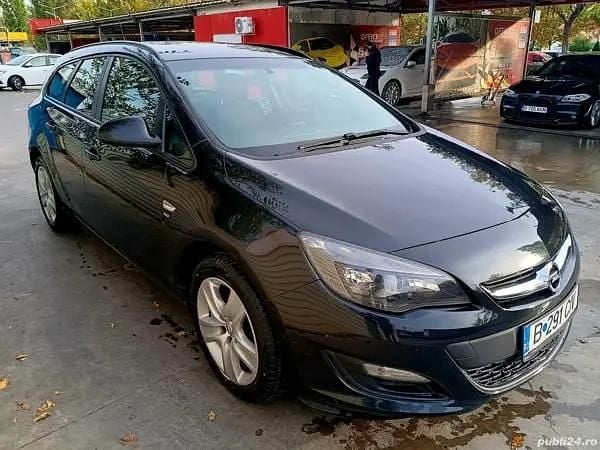 Utilizat 2014 Opel Astra Break | 4.000 EUR (Preț bun) - Imagine 1/4