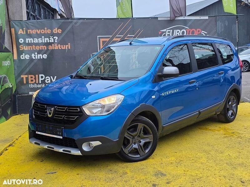 Culoarealbastru Utilizat 2018 Dacia Lodgy Celebration Monovolum | 8.990 EUR (Puțin scump) - Imagine 1/4