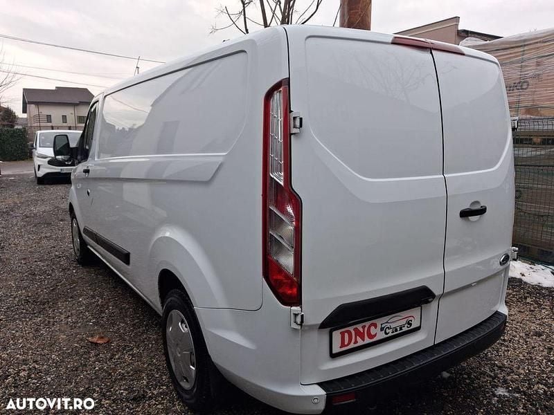 Second-hand Ford Transit Custom 130 CP (95 kW) 2021 Culoarealb Monovolum