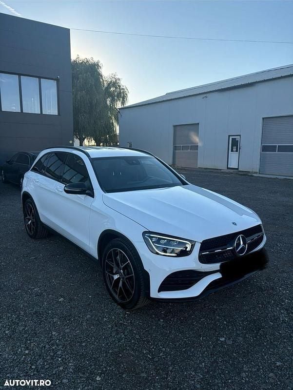 Culoarealb Utilizat 2022 Mercedes GLC220 SUV | 42.500 EUR (Puțin scump) - Imagine 1/4