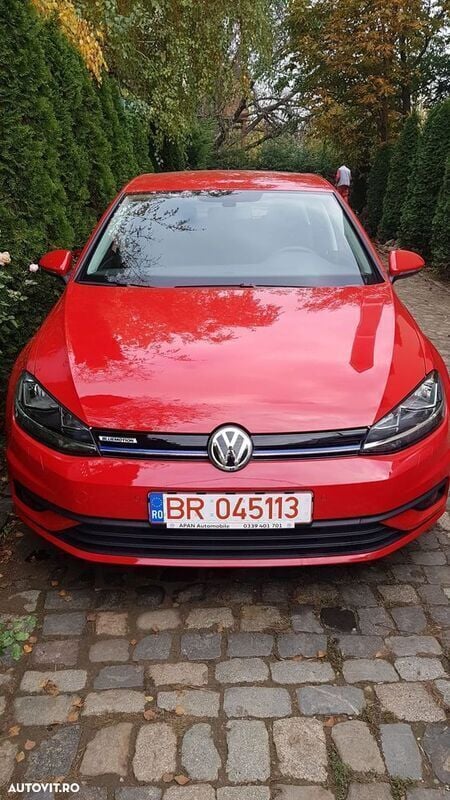 Rosu Utilizat 2020 VW Golf VIII Hatchback | 16.000 EUR (Preț OK) - Imagine 1/3