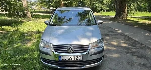 Second-hand VW Touran 104 CP (76 kW) 2010 Argintiu Monovolum
