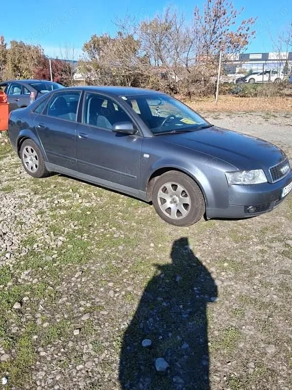 Utilizat 2005 Audi A4 Berlinǎ | 2.700 EUR (Preț OK) - Imagine 1/4