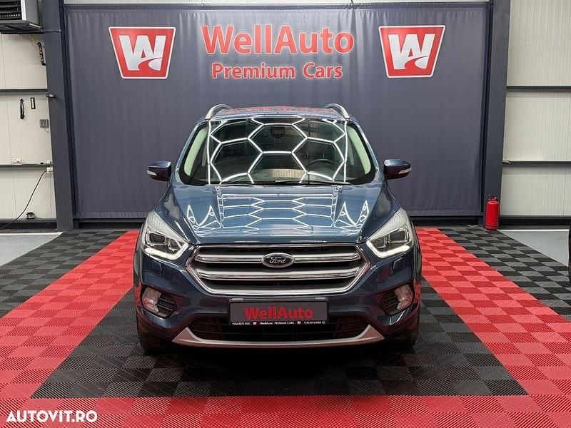 Second-hand Ford Kuga Titanium 182 CP (133 kW) 2019 Culoarealbastru SUV