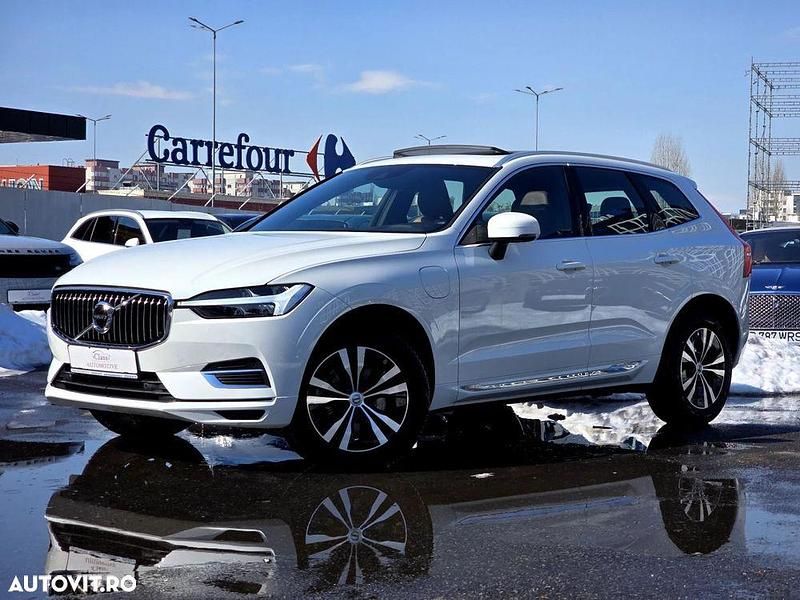 Second-hand Volvo XC60 340 CP (250 kW) 2021 Culoarealb SUV