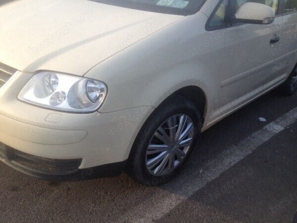 Second-hand VW Touran 105 CP (77 kW) 2006 Bej Monovolum