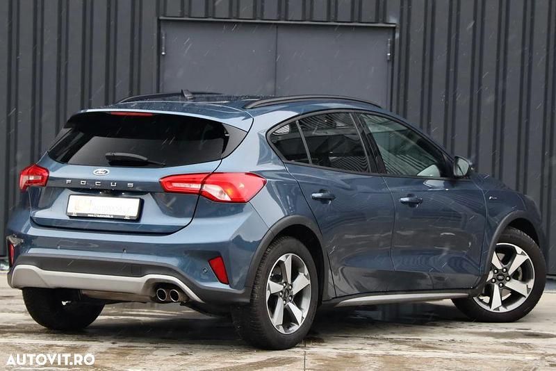 Second-hand Ford Focus Active 120 CP (88 kW) 2019 Culoarealbastru Hatchback